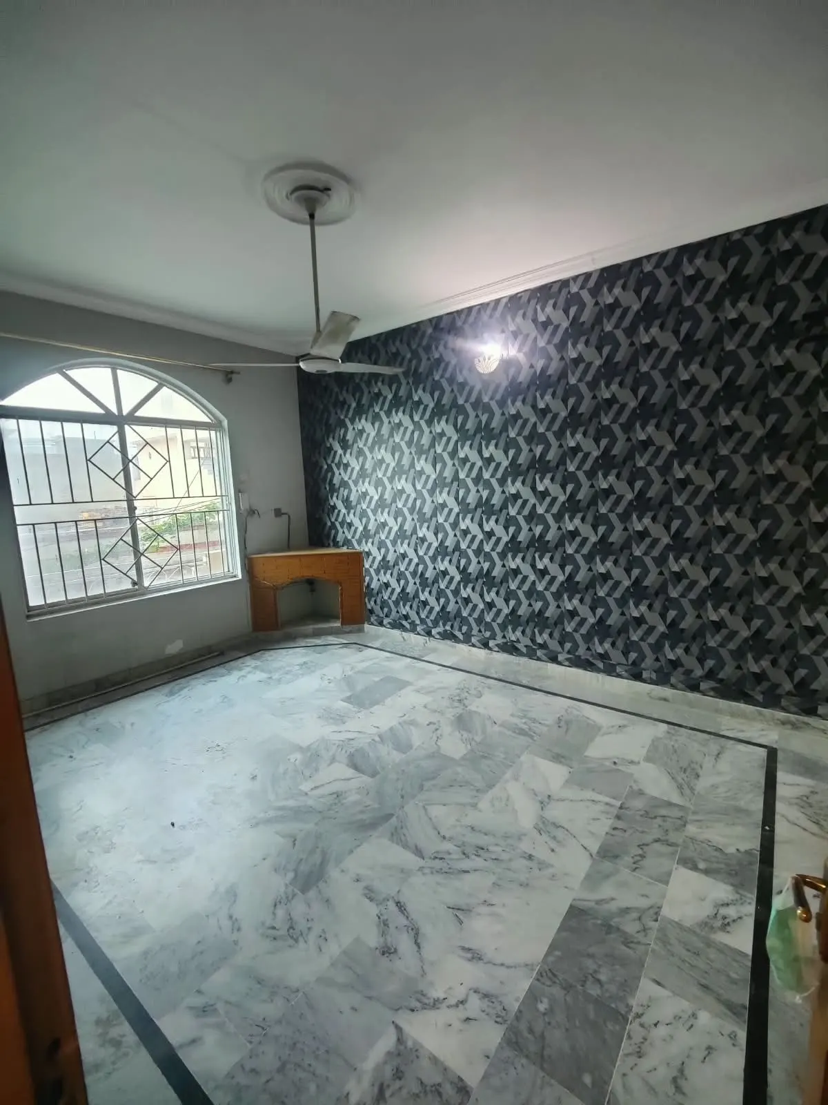 10 Marla double store for rent 
